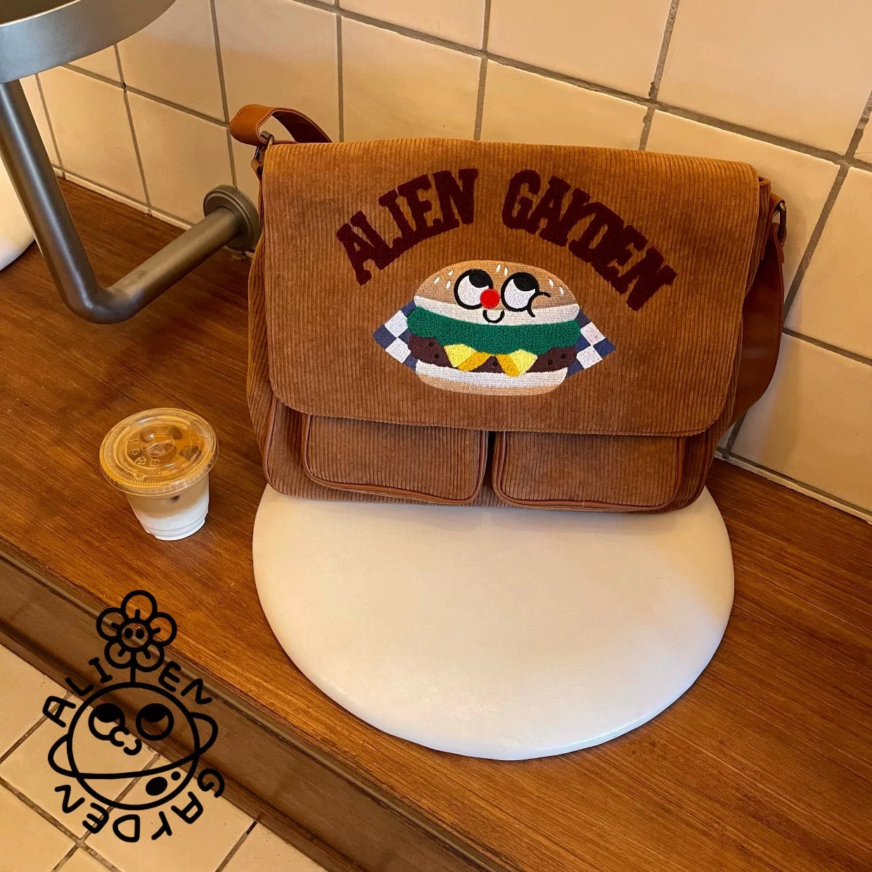 Vintage style Bag - Alien Garden