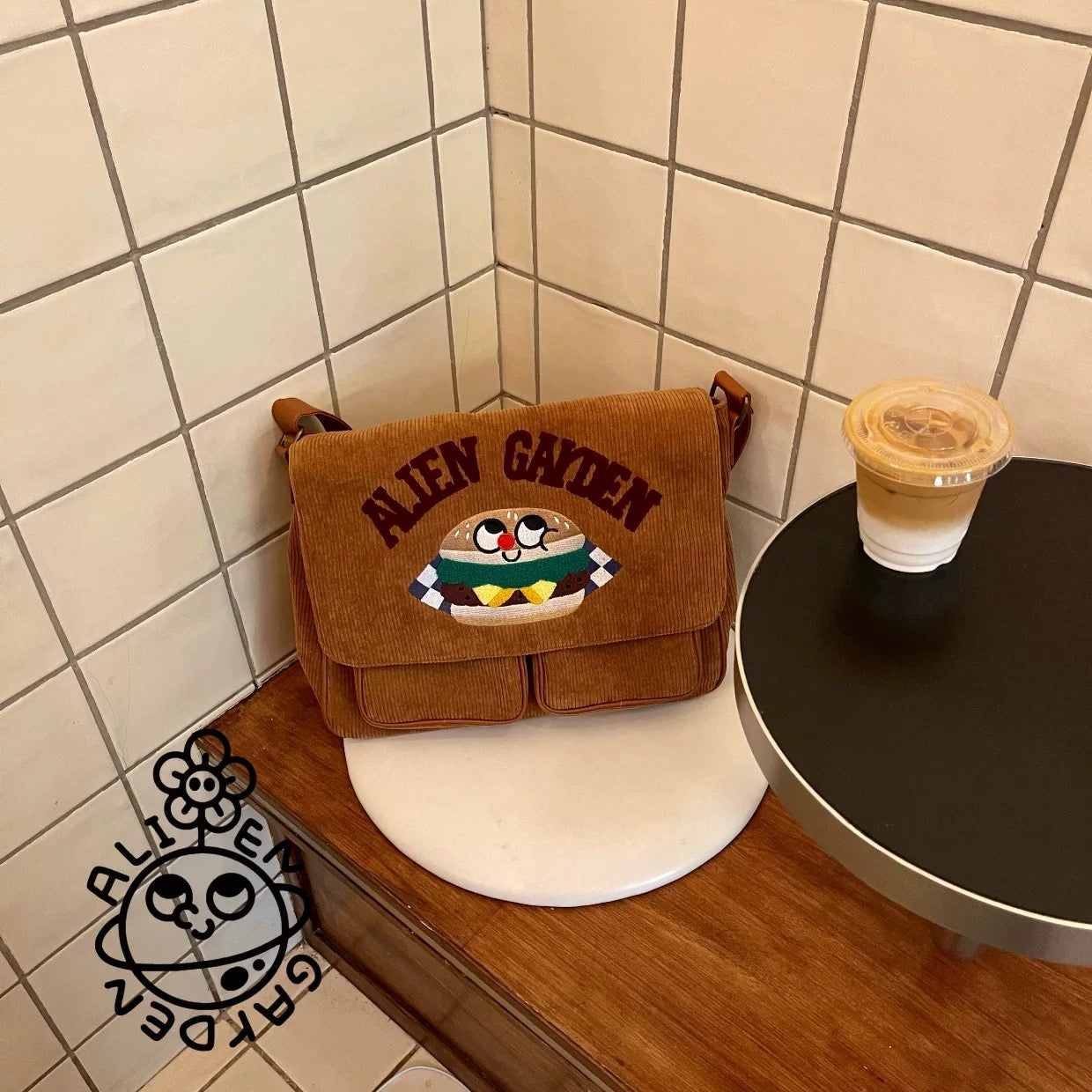 Vintage style Bag - Alien Garden