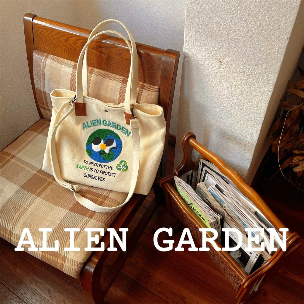 Canvas shoulder bag - Alien Garden