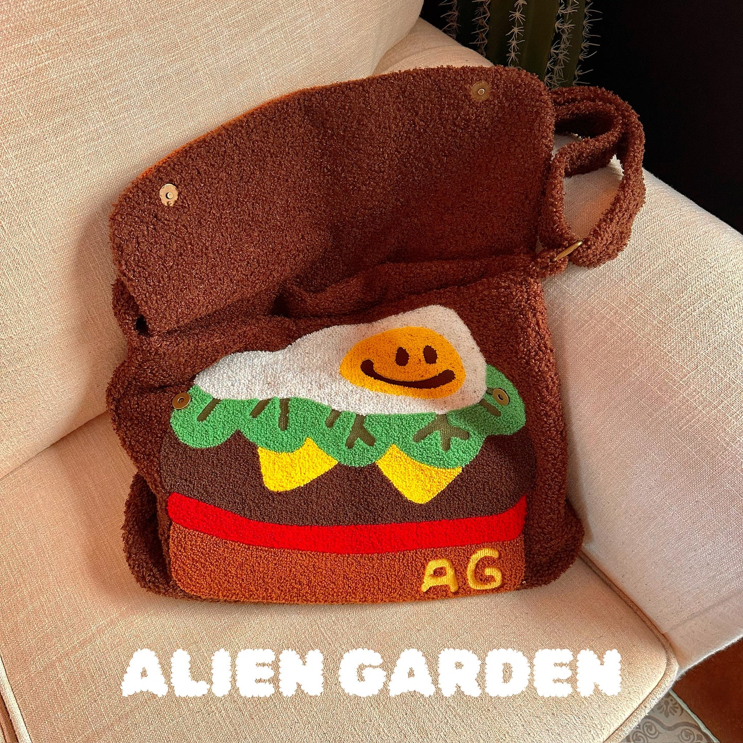 Burger Shoulder Bag, Brown